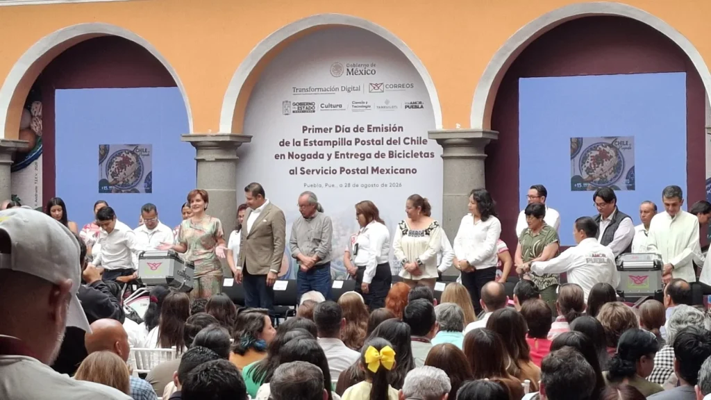 Sepomex emite estampilla del Chile en Nogada para proyectar identidad de Puebla a nivel internacional