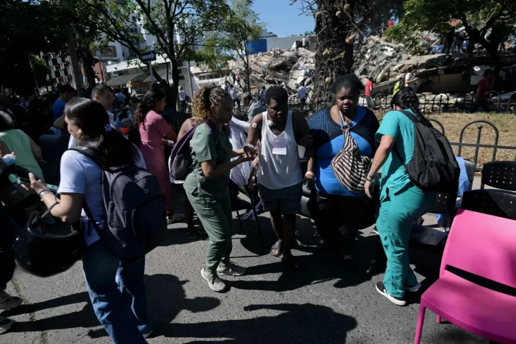 Sismo magnitud 7,4 en Colombia Al menos treinta muertos y daños severos