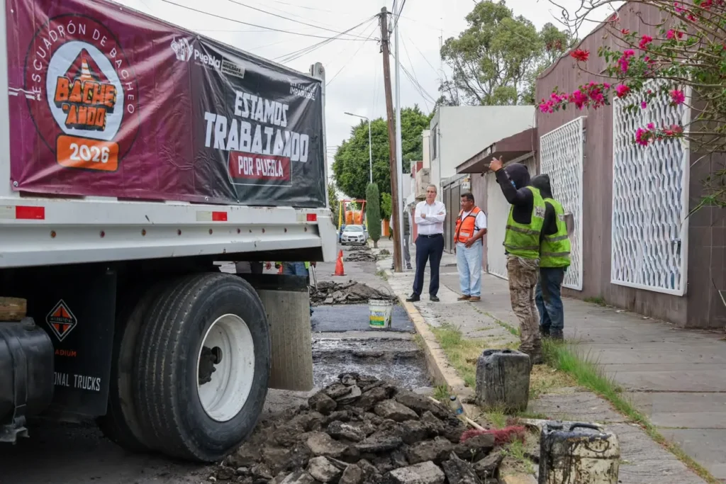 Supervisa Pepe Chedraui acciones de bacheo en la capital poblana