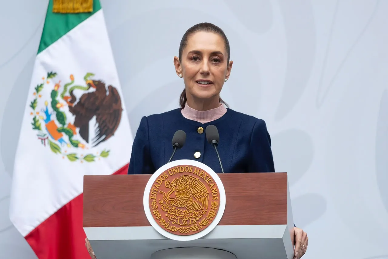 presidenta Claudia Sheinbaum presenta el minivehículo Olinia carga
