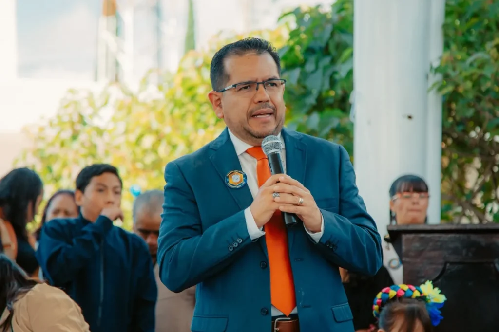 Abraham Salazar De la Fuerza Aérea al servicio en Texmelucan