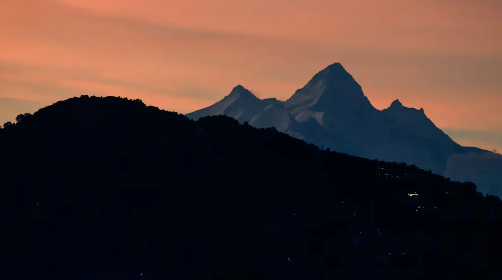 Avalancha en el Himalaya deja dos muertos y 12 desaparecidos en Nepal