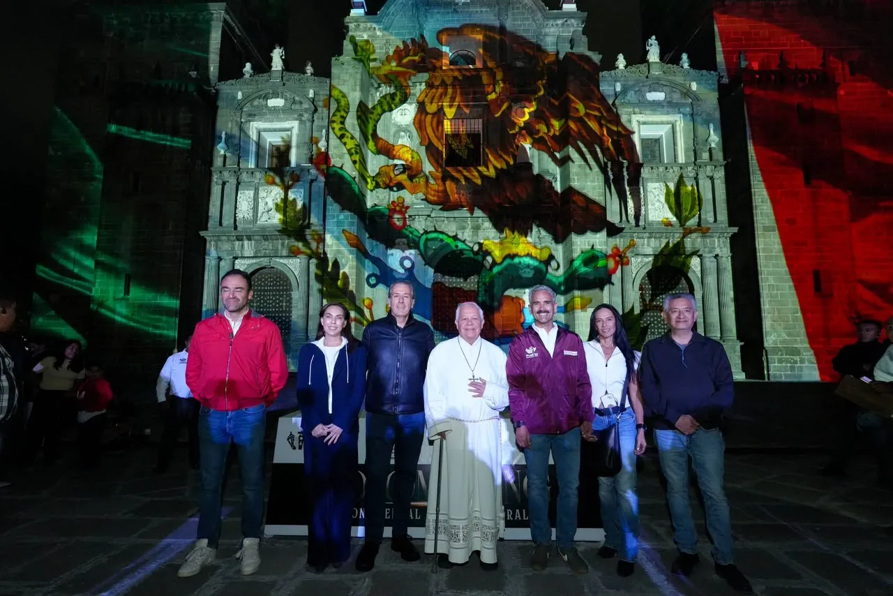 Disfruta Pepe Chedraui videomapping monumental de Fiestas Patrias junto con las y los poblanos