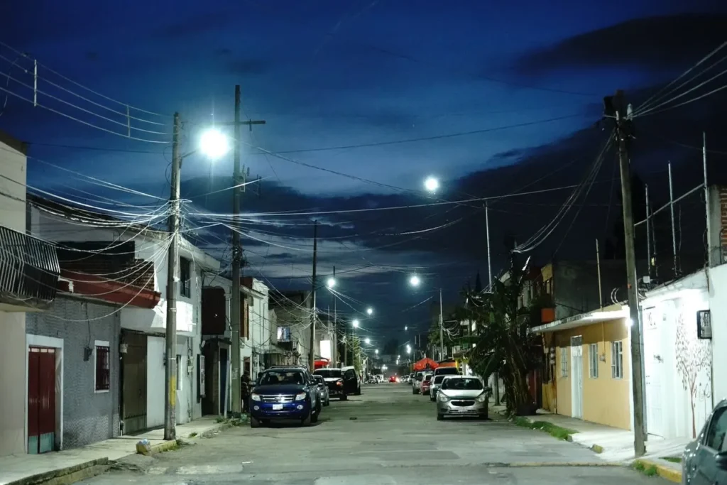 Entrega Gobierno de Pepe Chedraui 77 luminarias con LED en 20 de Noviembre y La Loma