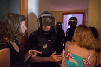 España Maricarmen Abascal volverá a su casa tras ser desalojada por un “fondo buitre”