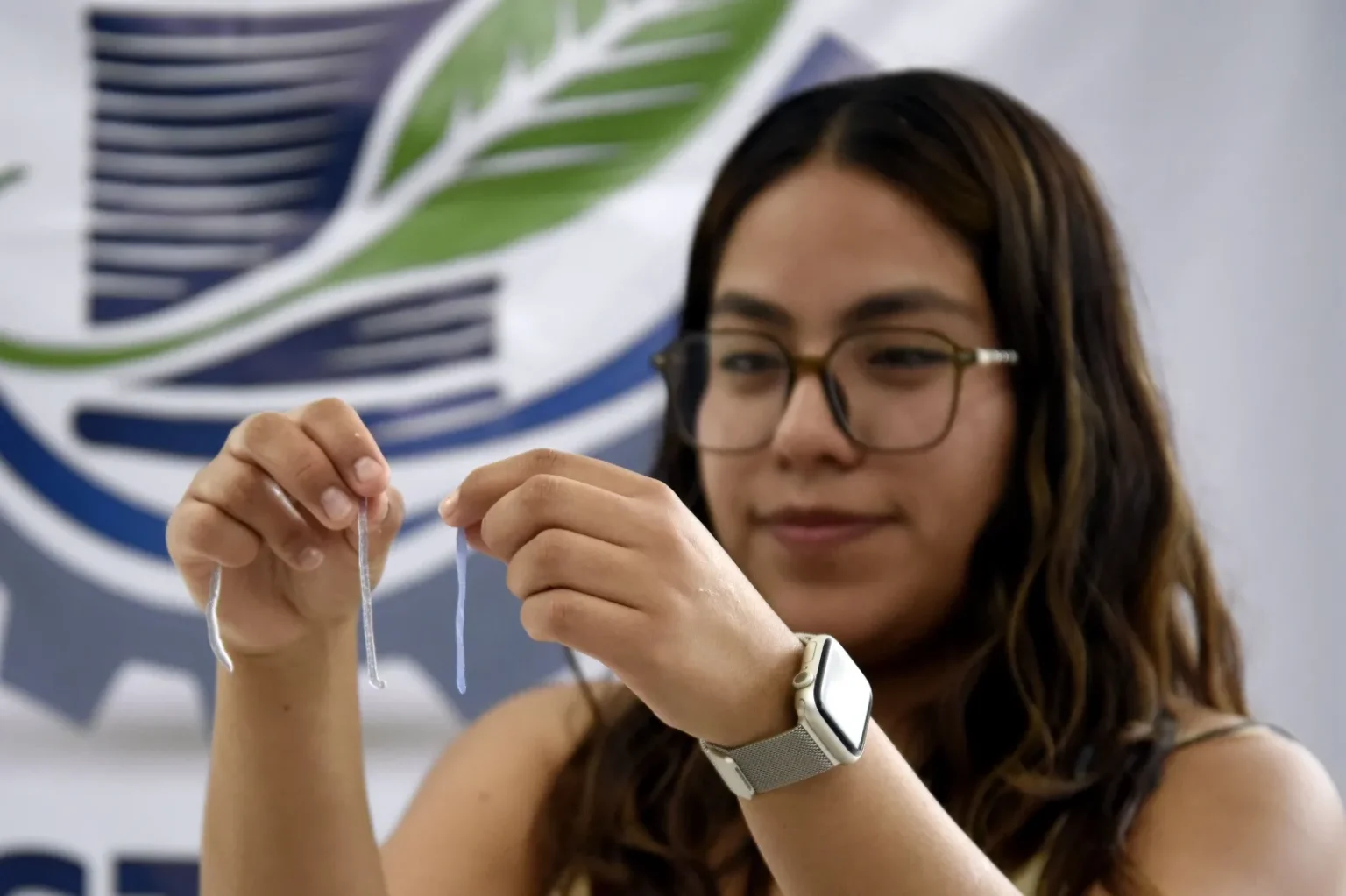 Estudiantes BUAP crean biohilos a base de sargazo