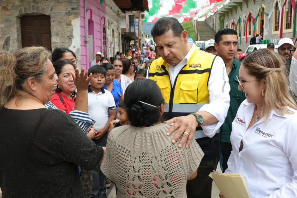 Gobierno estatal encabeza atención inmediata para recuperar caminos y proteger familias serranas
