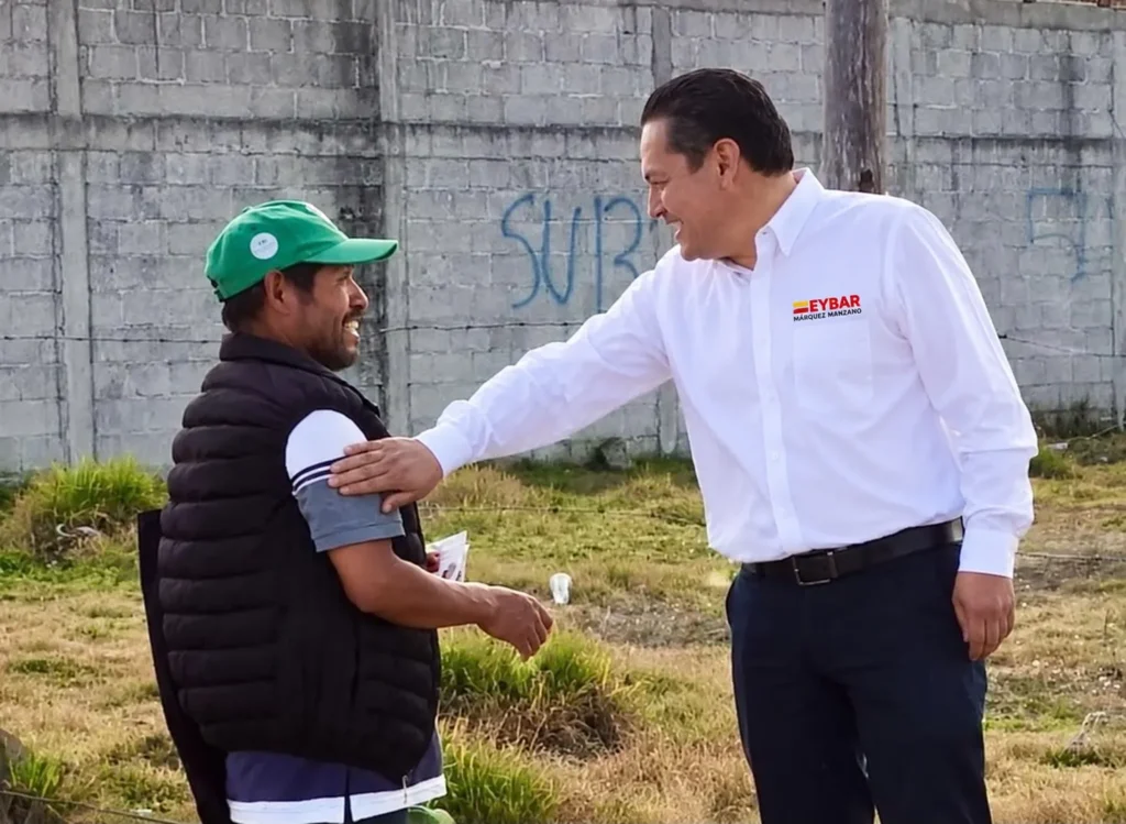 Impulsa Eybar Márquez encuentros ciudadanos, apoyos solidarios y gestión social en Zacatlán.