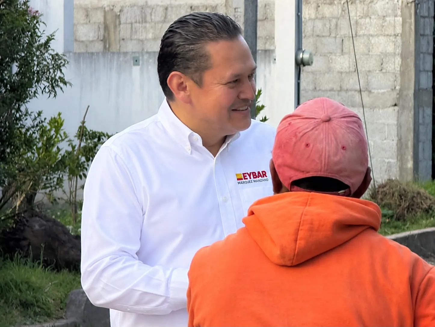 Impulsa Eybar Márquez encuentros ciudadanos, apoyos solidarios y gestión social en Zacatlán.