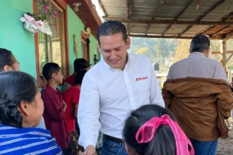 Impulsa Eybar Márquez programas solidarios para familias de Zacatlán.