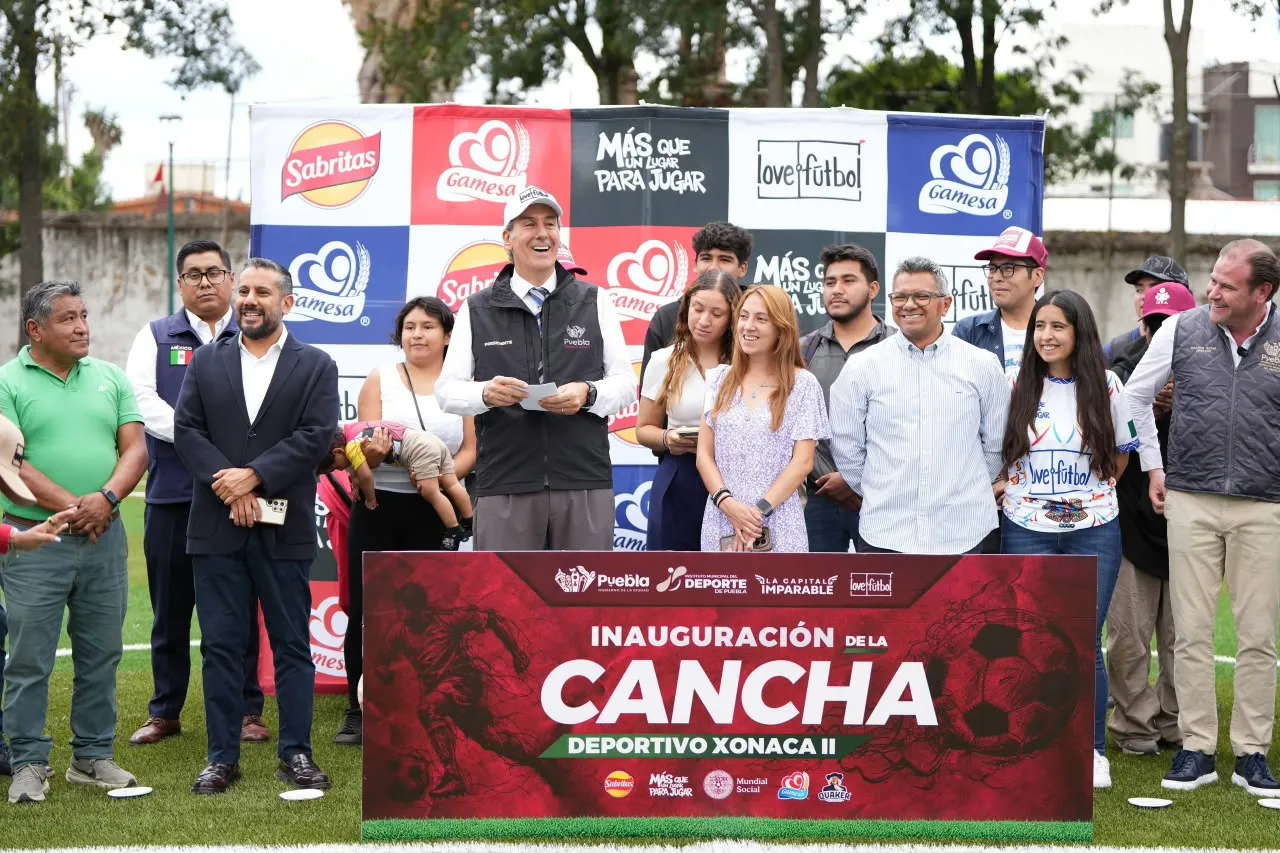 Inaugura Pepe Chedraui y love.fútbol cancha de futbol 7 en el Deportivo Xonaca II