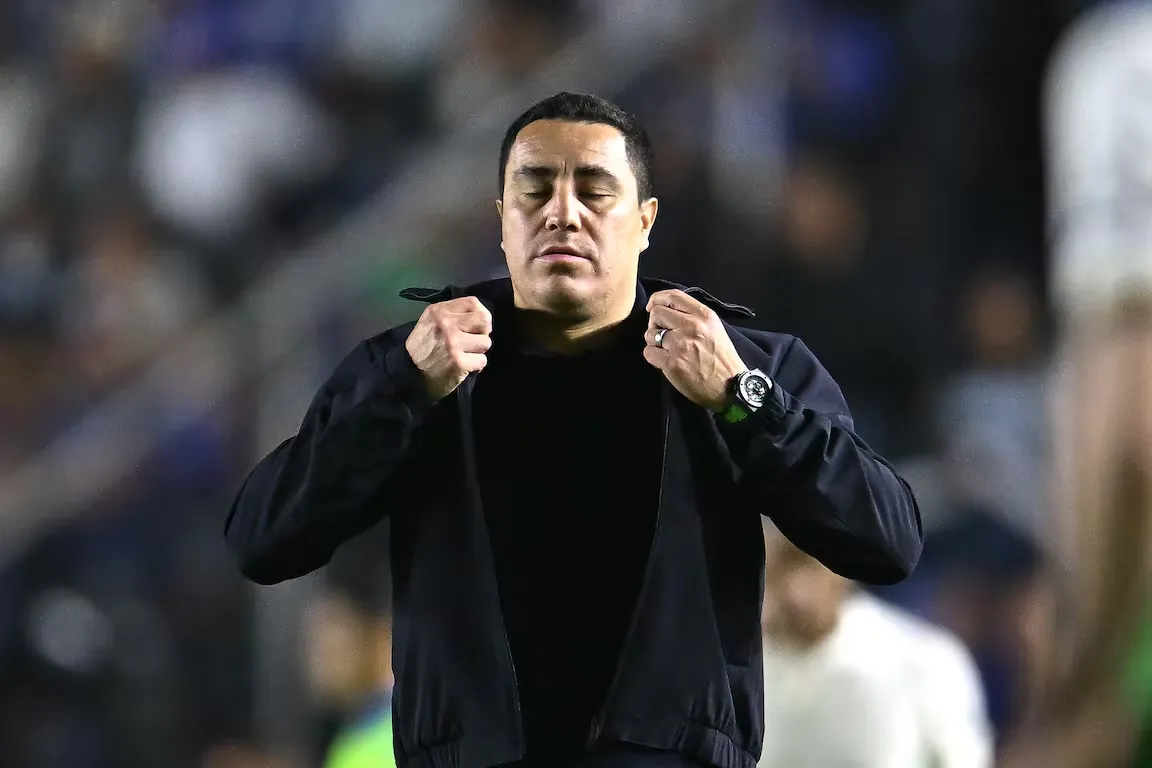 “Le va mejor Efraín Juárez lidera en Hungría mientras Pumas no encuentra la forma”