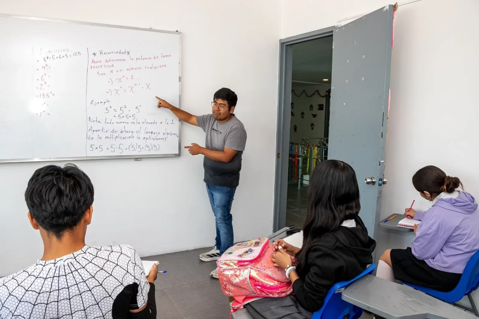 Mantiene DIF Puebla Capital inscripciones abiertas al programa de regularización para educación primaria y secundaria en Centro de Día