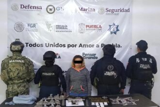 Marina en apoyo interinstitucional, detiene a tres personas y asegura arma de fuego con 74 cartuchos y más de 300 dosis de droga en Puebla y Ciudad de México
