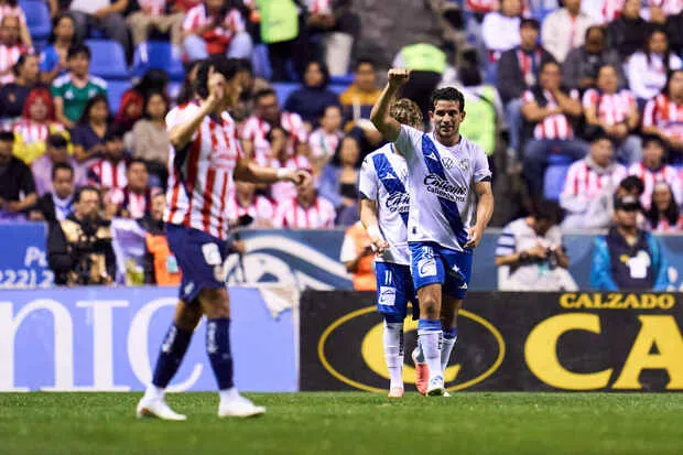 Puebla rescata empate ante Chivas en el Cuauhtémoc