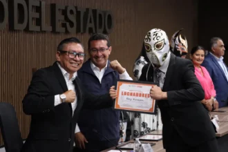Reconoce Congreso del Estado trayectoria y aportaciones de exponentes de la lucha libre poblana
