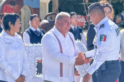 Reconoce Gobierno de Amozoc heroísmo y entrega de policías con incentivos económicos