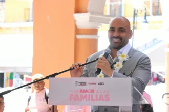 SEDIF acerca apoyos y servicios a las familias de Tlatlauquitepec