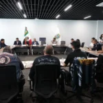 Se mantiene la suspensión del programa de chips en cascos, tras diálogo con motociclistas en el Congreso