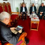 Se reúnen arzobispos Víctor Sánchez y Jorge Carlos Wong e inicia entrega-recepción