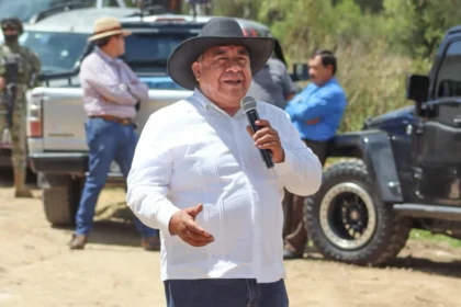 Severiano de la Rosa entrega obras de drenaje sanitario y agua potable en Las Cruces y La Calera Concepción