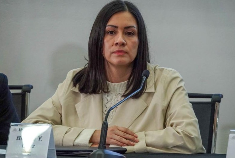 Blanca Cruz suspende contrataciones en el INE y anuncia revisión de altos mandos