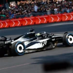 Checo Pérez enciende Paseo de la Reforma con un show runen Ciudad de México