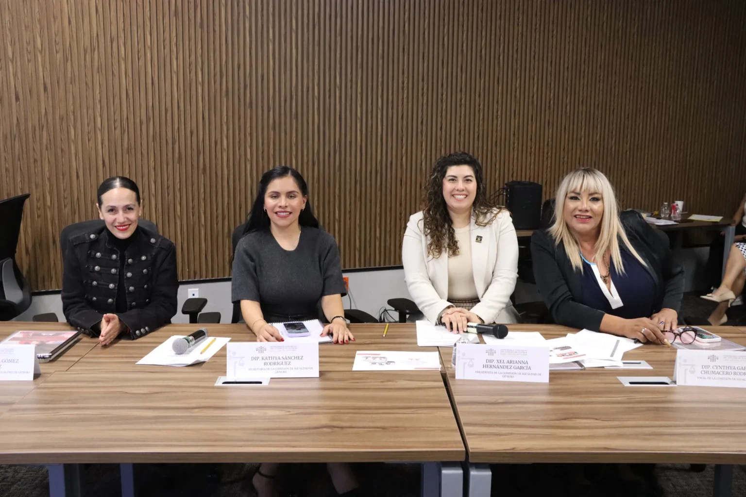 Comisión del Congreso avala emisión de la Convocatoria para la entrega de la “Medalla Ángeles Espinosa Yglesias”