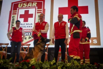 Cruz Roja Mexicana otorga jubilación a Rex