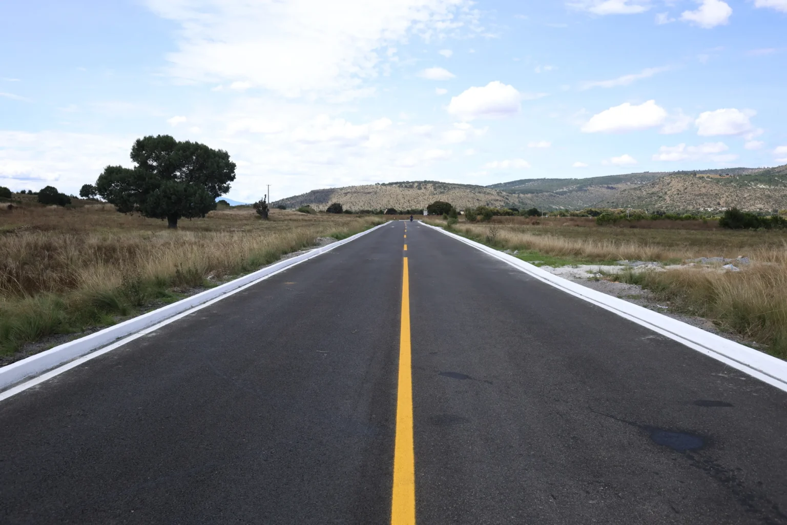 Culmina gobierno estatal pavimentación de la carretera a Santa Cruz Magdalena en Oriental