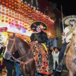 Encabeza Tonantzin Fernández Desfile de Animeros 2026
