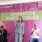 Entrega MariElise Budib 60 aparatos funcionales a personas con discapacidad en Puebla Capital