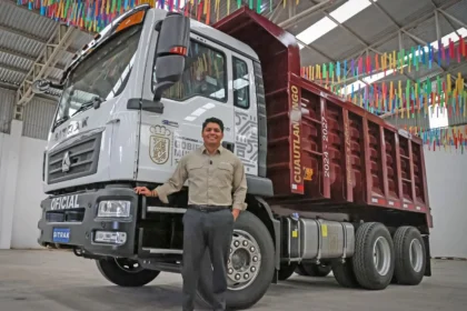 Fortalece Omar Muñoz el parque vehicular con nuevo camión