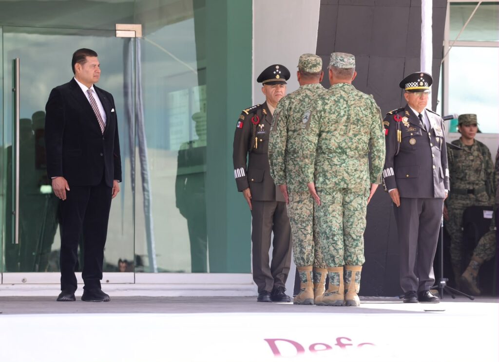 Fortalecen gobierno estatal y fuerzas armadas coordinación para consolidar paz regional