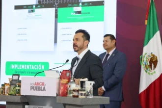 Fundación Jenkins respalda sistema de transporte por cable con donación de predio en Xonaca