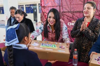 Gobierno de San Pedro Cholula impulsa la educación y el cuidado del medio ambiente con la entrega de equipos de cómputo
