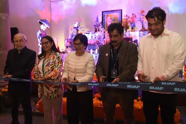 Inauguran ofrenda Cultura, Muerte y Tradición, dedicada a los artistas universitarios