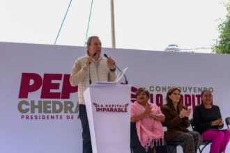Mejora Pepe Chedraui calles, alumbrado y servicios en Ignacio Romero Vargas
