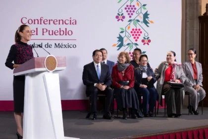 PRESIDENTA CLAUDIA SHEINBAUM HACE LLAMADO A LA POBLACIÓN A TOMAR PRECAUCIONES ANTE EL HURACÁN