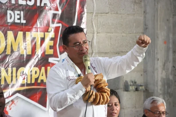 Pável Gaspar reconoce la contribución de productores y migrantes al desarrollo de la Mixteca poblana