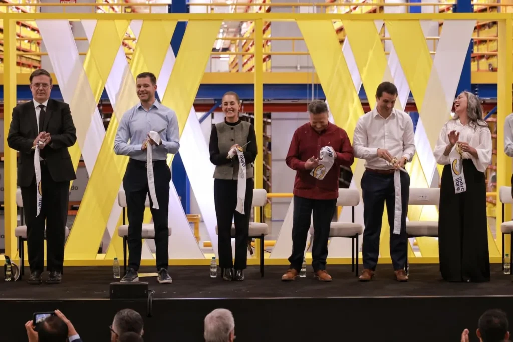 Presidenta Claudia Sheinbaum inaugura el primer centro de distribución robótico de mercado libre en Hidalgo como parte del Plan México