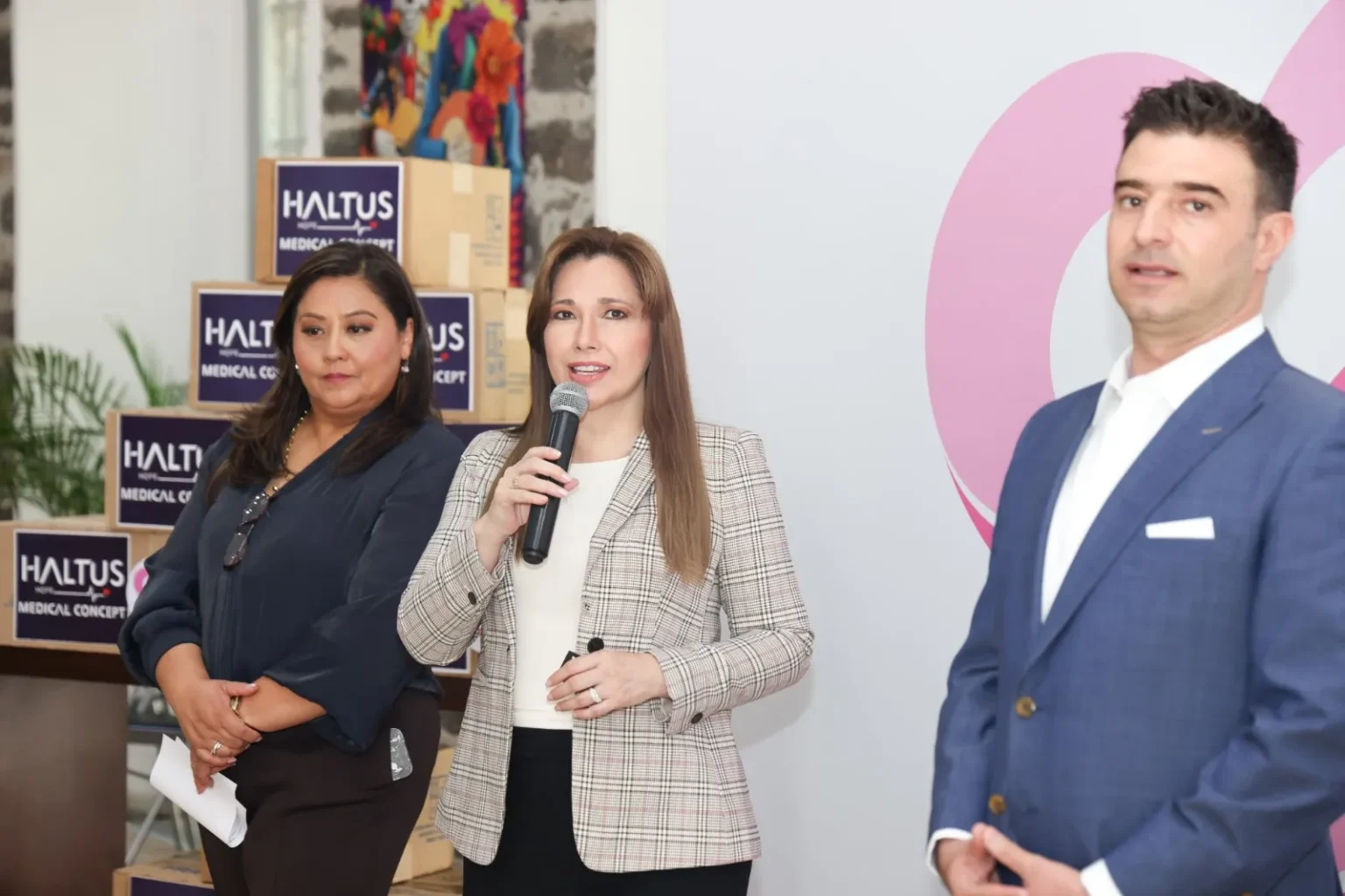SEDIF Puebla recibe donativo de medicamentos de Elías Hanan