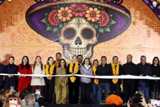 Tradición, misterio y color dan vida a la memoria en puebla con Catrineras 2026